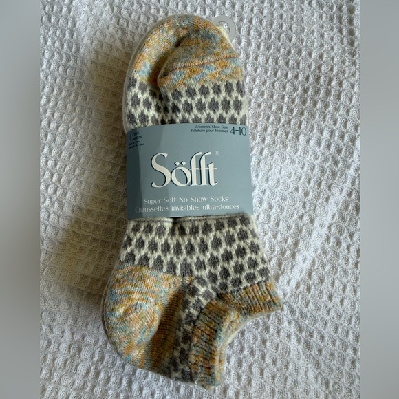 Sofft Accessories - Sofft Super Soft No Show Socks 4 pack Cream/Pink/Multi Color NWT - Women’s 4-10